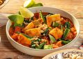 Afrikanischer Peanutstew mit Gemüsemaultaschen