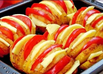 Schneiden Sie die Kartoffeln auf diese Weise und fügen Sie den Käse und die Tomate hinzu. Es wird so lecker sein: