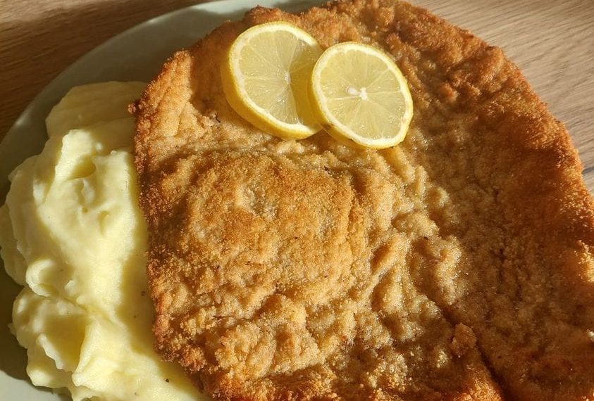 Wiener Schnitzel mit Sahnemöhren und Kartoffelpüree