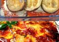 Gebackene Auberginen-Parmigiana: das Rezept für das reichhaltige und schmackhafte Gericht