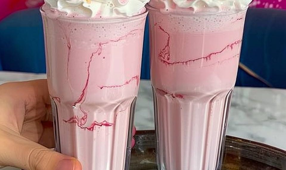 Erdbeer-Milchshake mit nur 3 Zutaten, so lecker und gesund