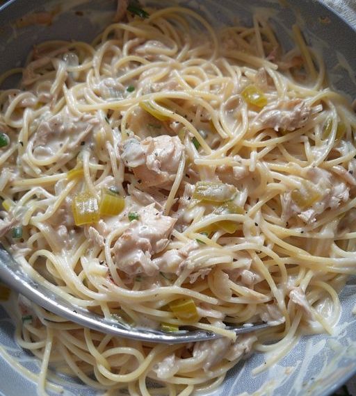 Spaghetti Mit Thunfisch Und Sahne Soße