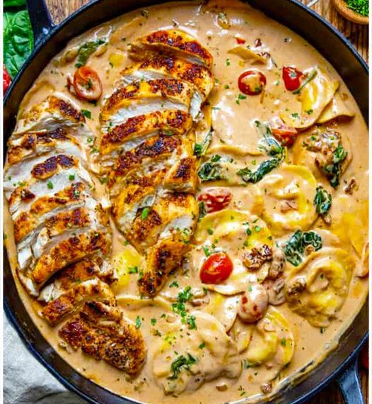 Cremige Tortellini in Hähnchen Schmand