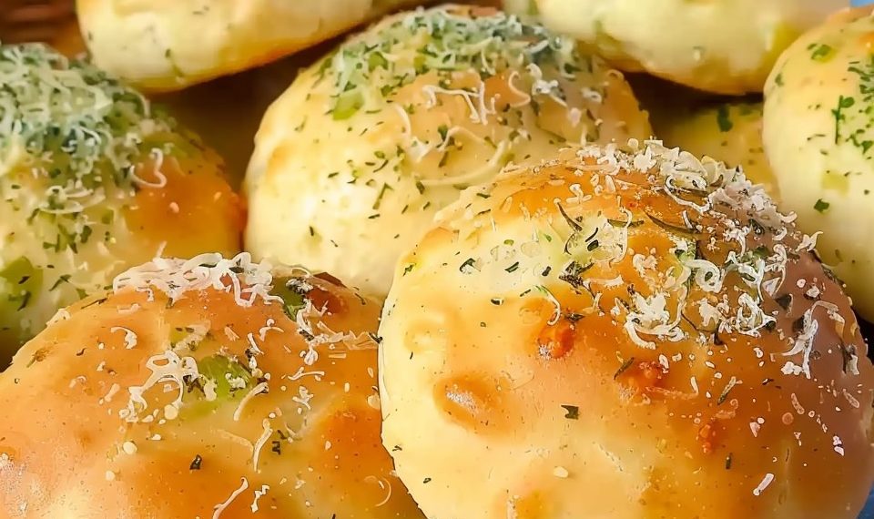 Megalecker Knoblauch Brötchen Gefüllt Mit Mozzarella Käse Rezept
