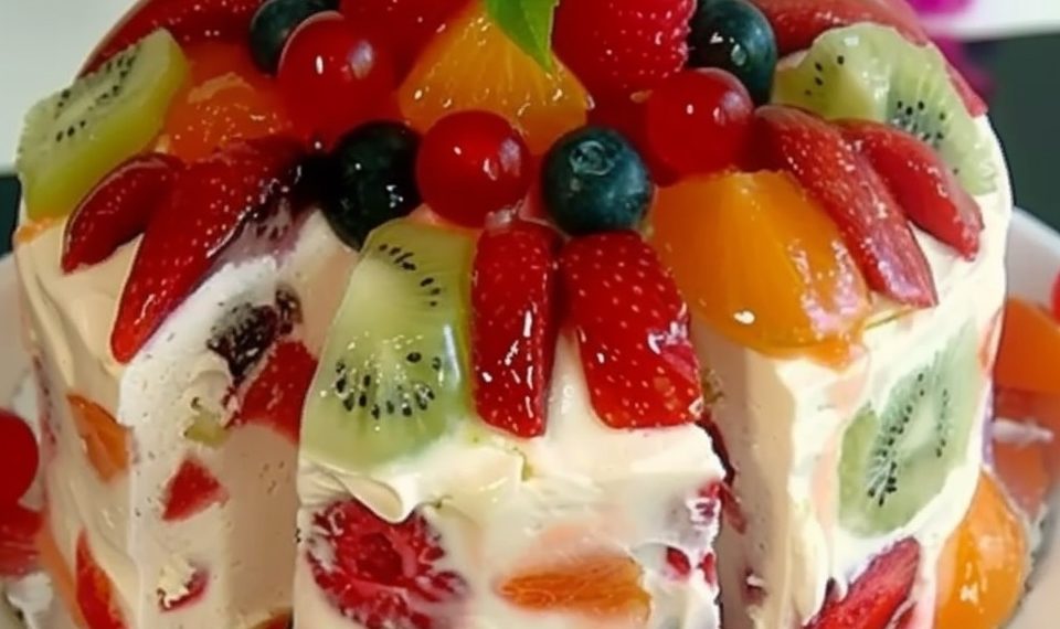 Leckere ZACK ZACK Sahne-Torte mit Obst – ohne Backen und in nur 5 Minuten zubereitet