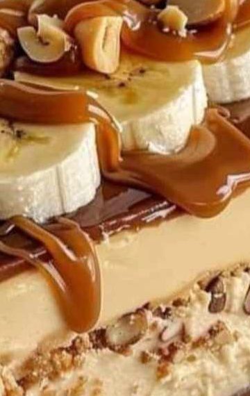 KaramellkuchenDieser Käsekuchen mit Banane, Karamell und Erdnussbutter ist ein Muss für alle Dessertliebhaber!