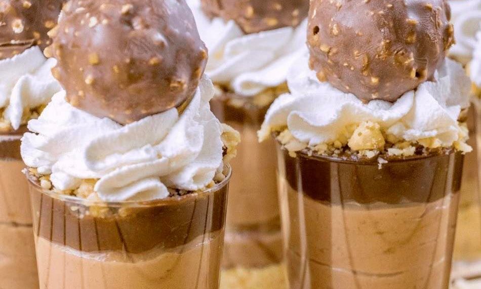 Mini-Schokoladendessert-Parfaitbecher: einfach und schnell