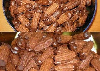 Nougatstangen mit Nutella und 150 g Haselnüssen