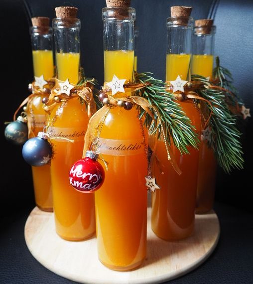 Knallig und fruchtig, Nimm 2 Likör mit 3 Zutaten