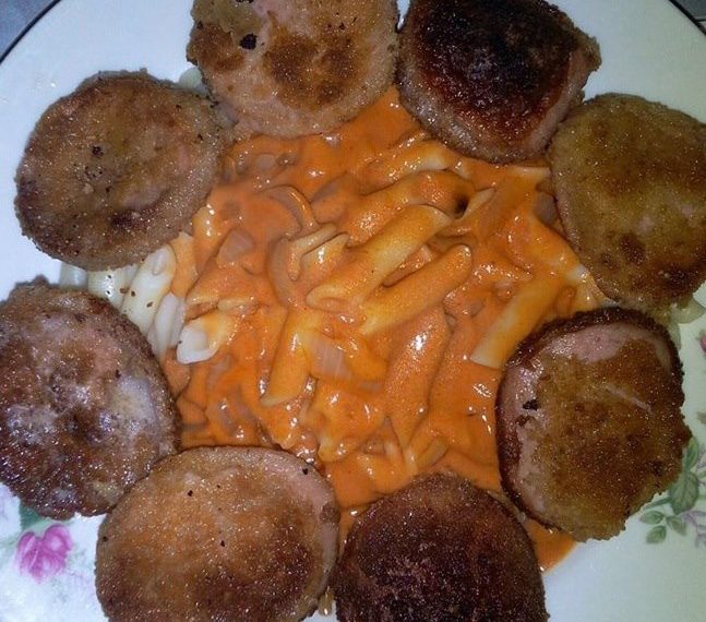 DDR MAKKARONI MIT TOMATENSOSSE UND JÄGERSCHNITZEL, EINFACH SUPER LECKER!