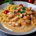 Zarte Hähnchenstreifen mit cremigen Nudeln in sahniger Sauce