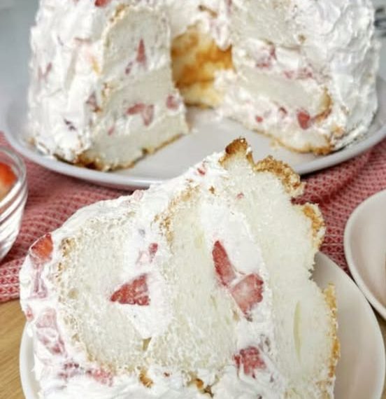 Erdbeer-Engelskuchen: Ein leichter und aromatischer Genuss