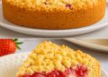 Sehr Saftiger Erdbeer-Pudding-Streuselkuchen mit viel Pudding blitzschnell gemacht!