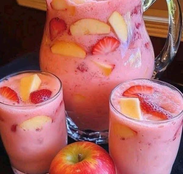 Cremiger Erdbeer-Apfel-Punsch