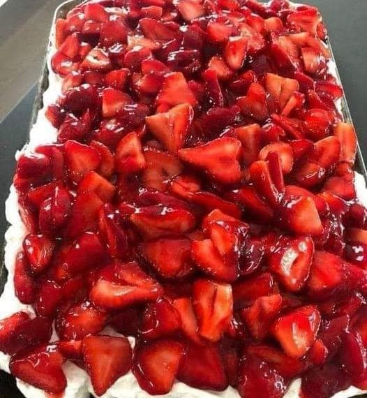 Kühler Erdbeer-Käsekuchen ohne Backen