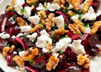 Rote Bete Salat mit Feta und Walnüssen