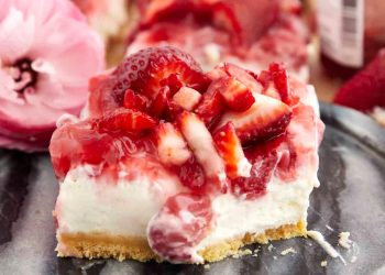 Diese einfachen Erdbeer-Käsekuchen-Riegel