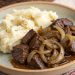 Rinderleber mit Zwiebeln – Rustikal & eisenreich