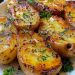 Ofenkartoffeln mit Knoblauch und Butter