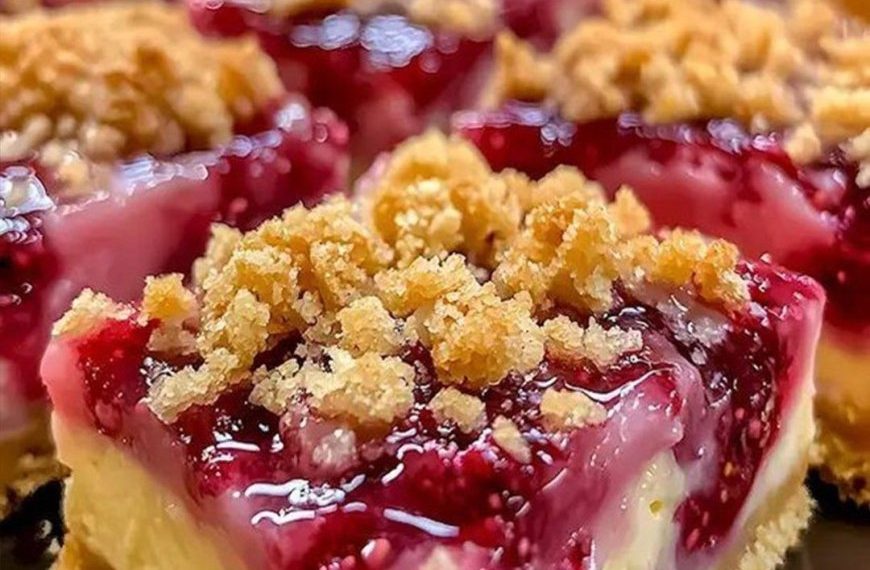 Zitronen Himbeer Käsekuchen Schnitten mit Streuseln