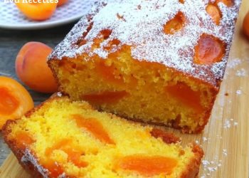 Dieser Joghurt-Aprikosen-Kuchen eignet sich perfekt für einen Snack oder ein Frühstück. Seine weiche Textur und sein fruchtiger Geschmack machen ihn zu einem wahren Genuss.