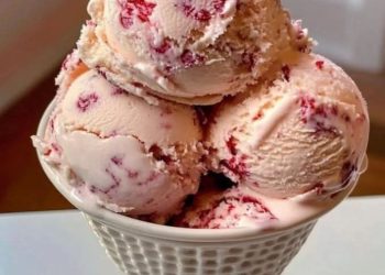 Erdbeer-Vanillebohnen-Eiscreme
