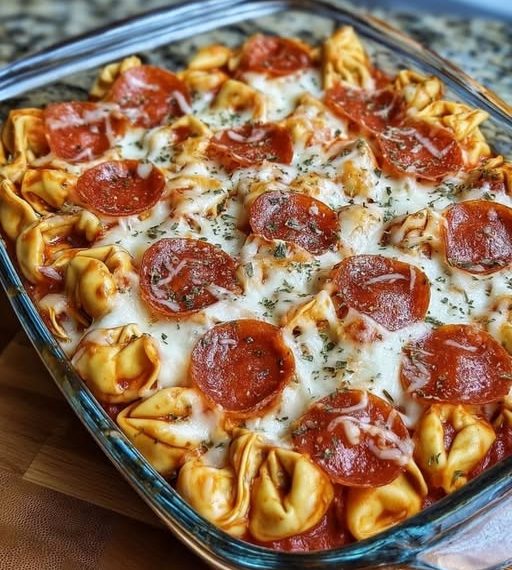 Tortellini-Pepperoni-Pizza-Auflauf