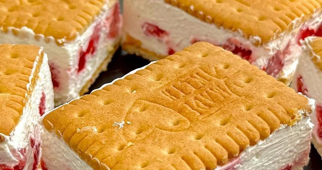 Schnelle Erdbeer-Nachspeise in nur 10 Minuten!