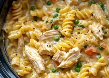 Slow Cooker Chicken Pot Pie Pasta