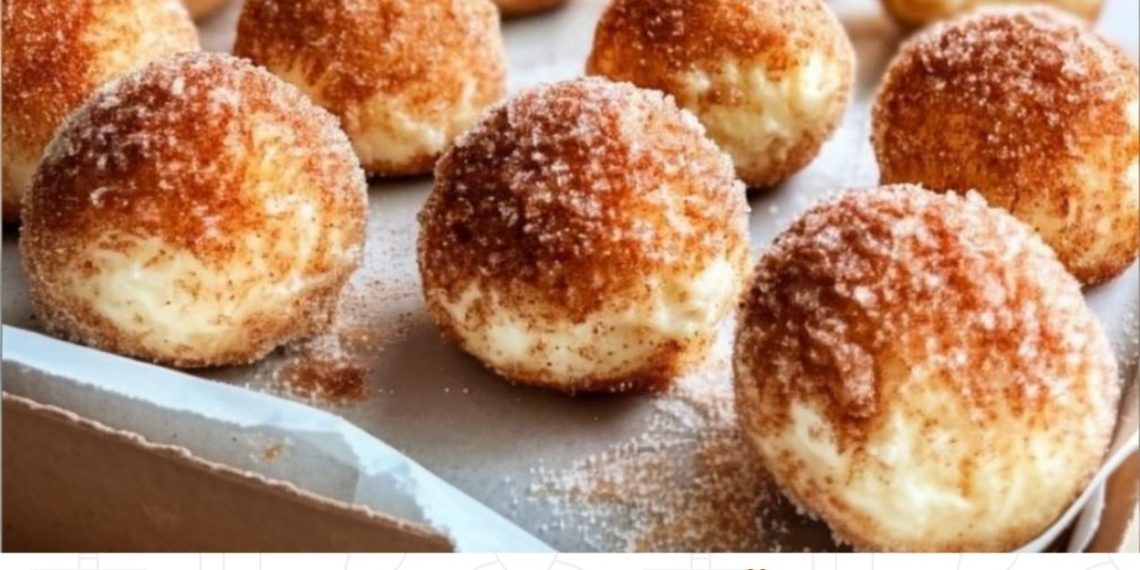  KNUSPRIGE CHURRO-KÄSEKUCHEN-KUGELN MIT ZIMTZUCKER 