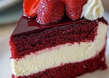 Red Velvet Erdbeer-Käsekuchen