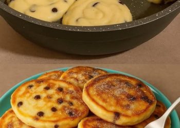 Wenn Sie 1 Ei, Joghurt und Mehl zu Hause haben, brauchen Sie keinen Backofen. In 5 Minuten können Sie dieses köstliche und weiche Gericht zubereiten.